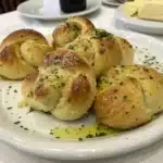 GARLIC KNOTS